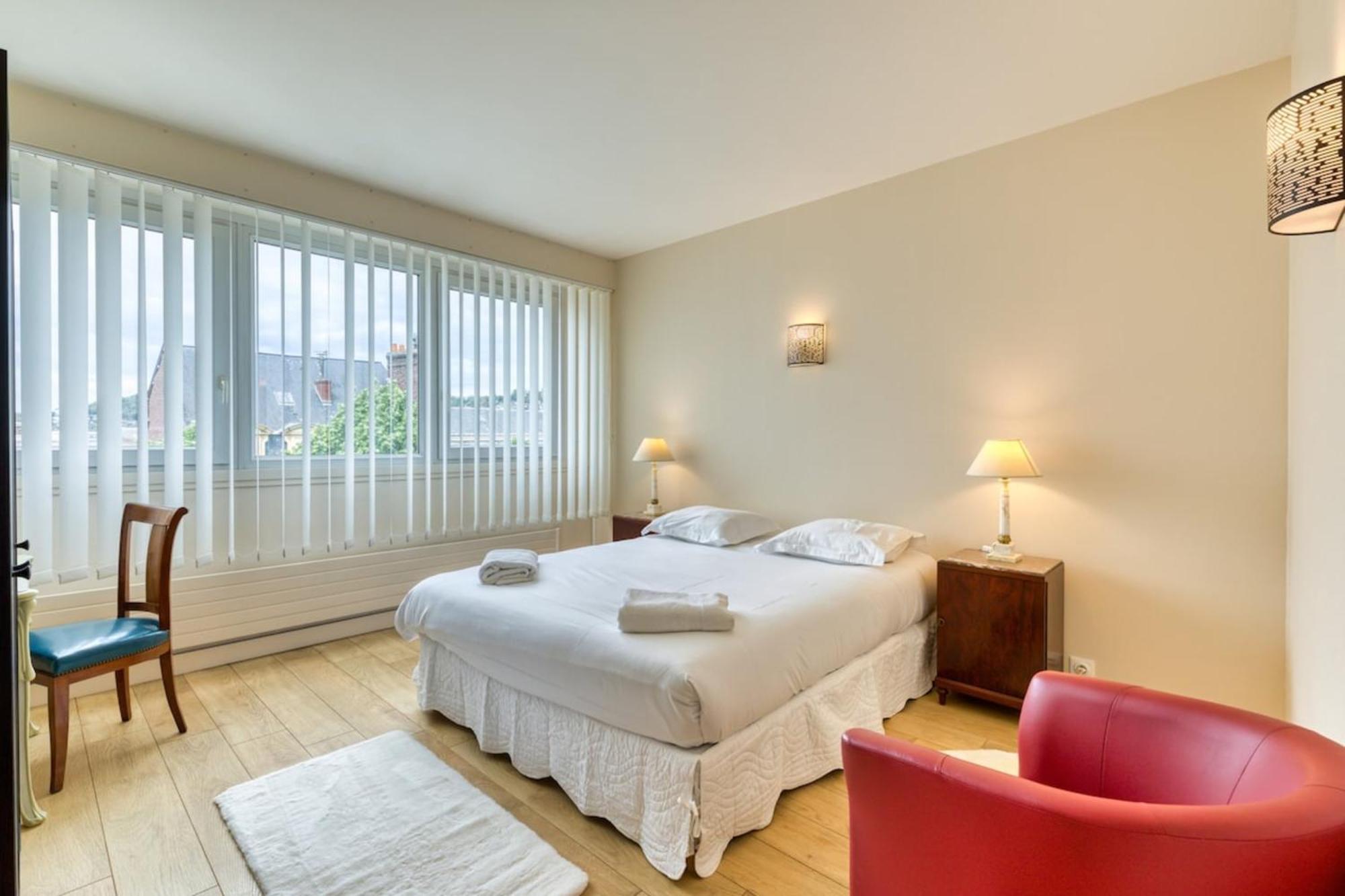 Francoise F5 Avec Parking Apartment รูออง ภายนอก รูปภาพ